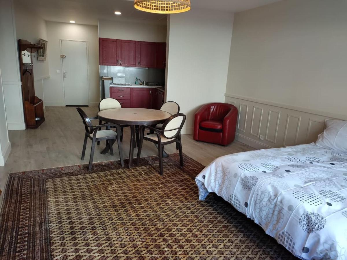 Tres Grand Studio Au Pied Du Plateau D'Angouleme. Экстерьер фото